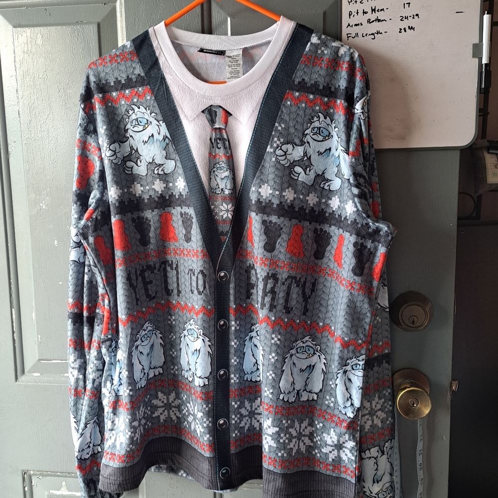 Briefly Stated Yeti to Party Pajama Shirt sz L